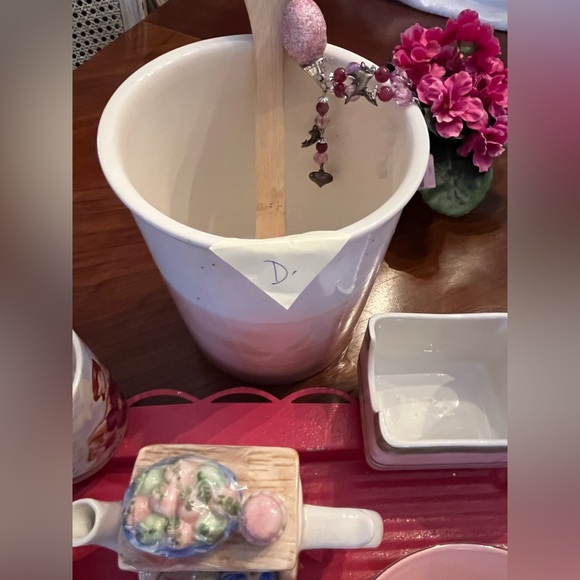 Boston Warehouse PINK Reactive Glaze Crock for Kitchen Utensils - Picture 5 of 8